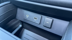 Land Rover Defender 3.0 D300 X-Dynamic SE 110 5dr Auto Diesel Estate